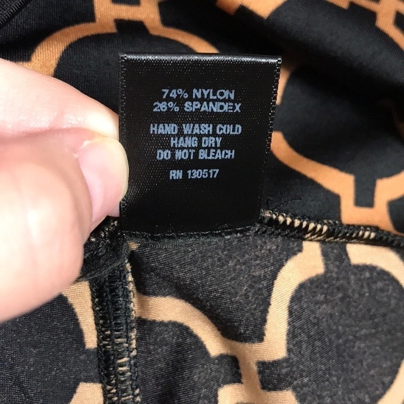 K-DEER Black Gold Geometric Capri 3XL 23" Inseam - Picture 5 of 8